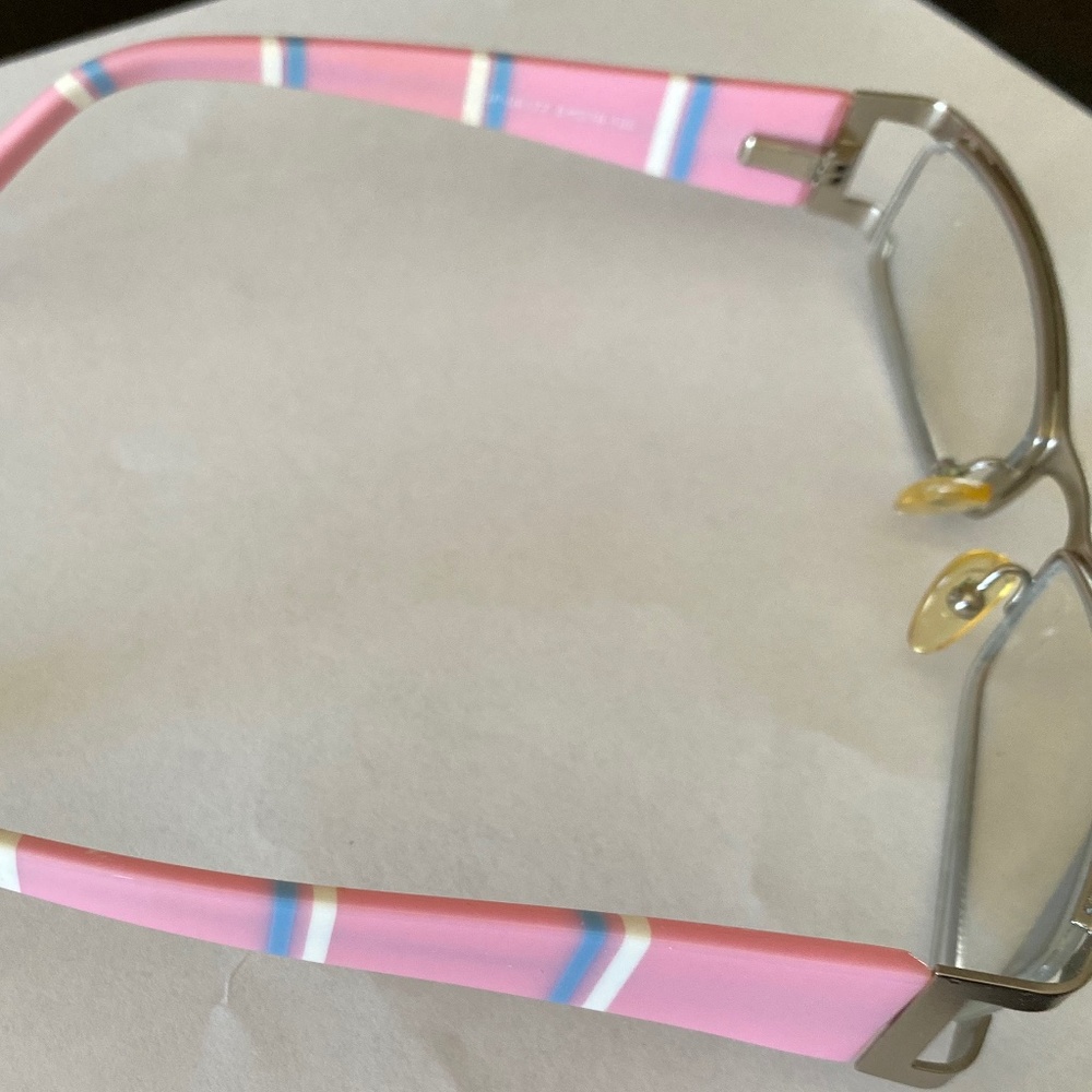 Colorful eyeglass readers